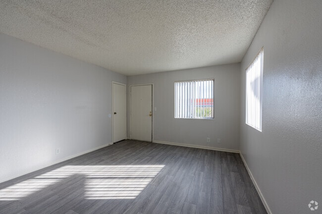 1BR, 1 BA - 740SF - Living Room