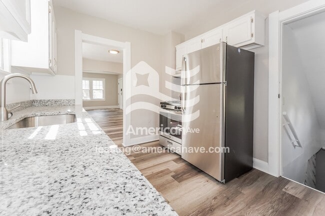 Photo - 1930 Loxley Rd