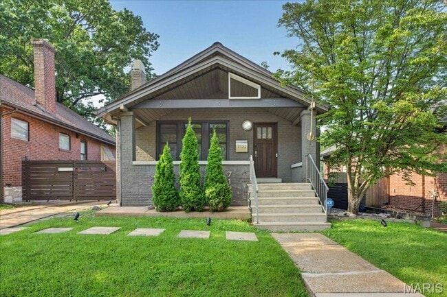 Building Photo - Richmond Heights Home!