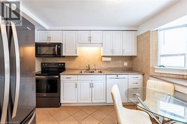 Photo - 125 Cornerbrook Crescent