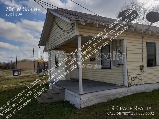 Photo - 706 W Sabine St