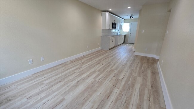 Building Photo - 7318 La Salette St