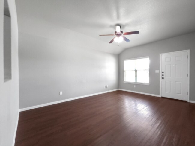 Photo - 4415 Brutus Ln Unit B