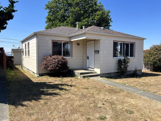 Pet-Friendly 2/1 Eureka Home With Large Ya... - Pet-Friendly 2/1 Eureka Home With Large Ya...
