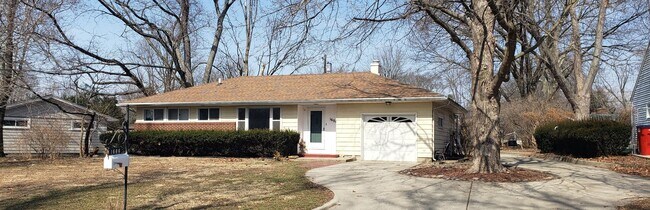 Photo - 3 BD Ranch with THREE garages
