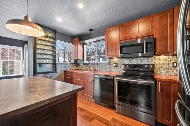 Photo - 14300 Waterside Ln