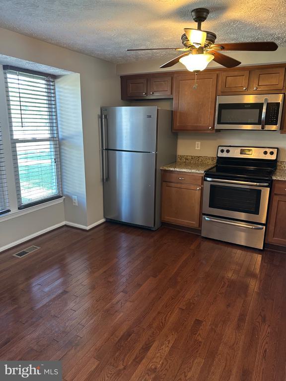 15411 Norwalk Ct