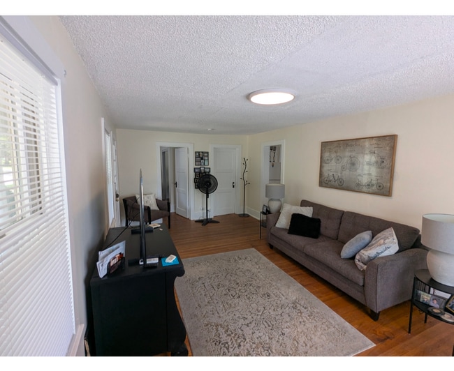 Photo - 122 N Lincoln St Unidad Lower
