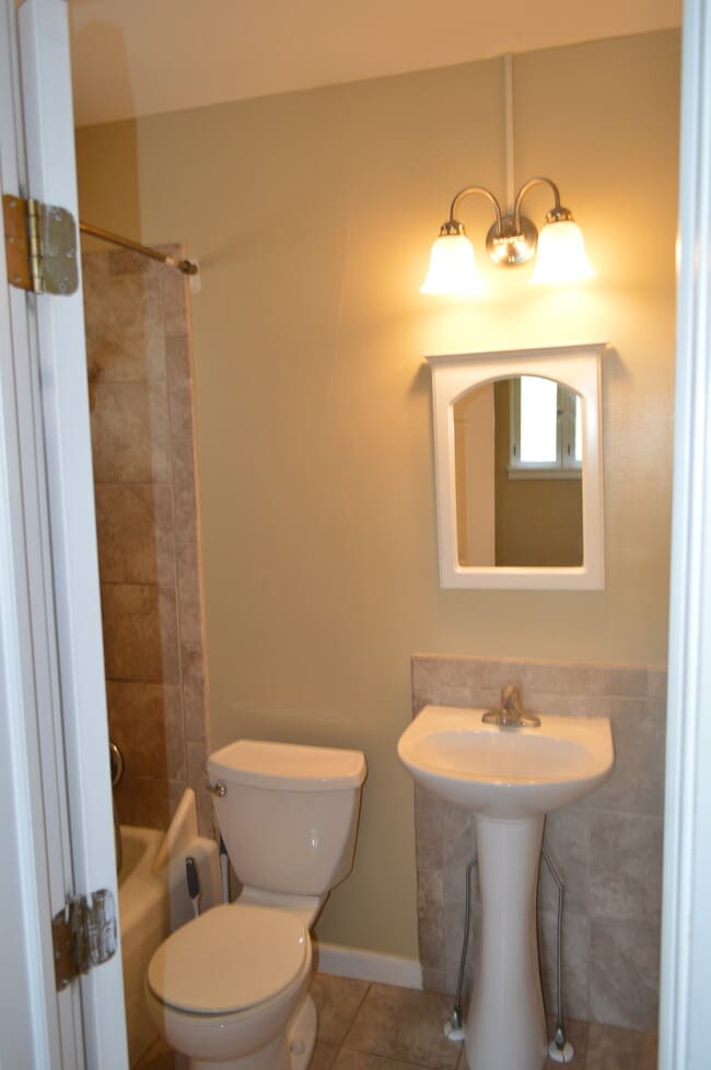 Photo - 610 N Bluff Ave