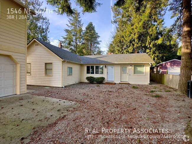 Building Photo - Lovely House in Shoreline!