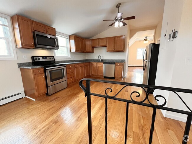 Building Photo - 6 Nashua St Unit 3 Rental