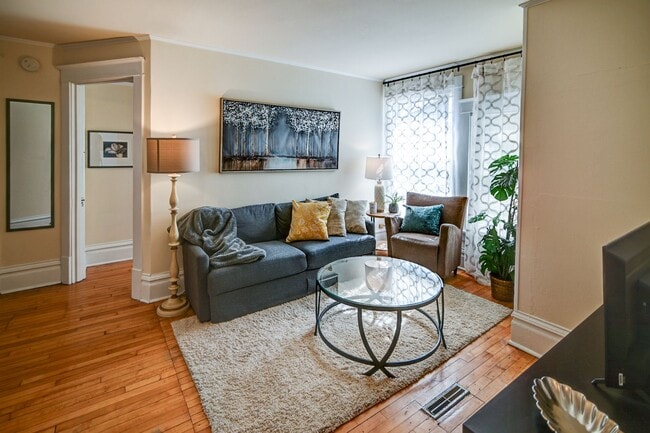 Building Photo - 2636 Stevens St Unit #2