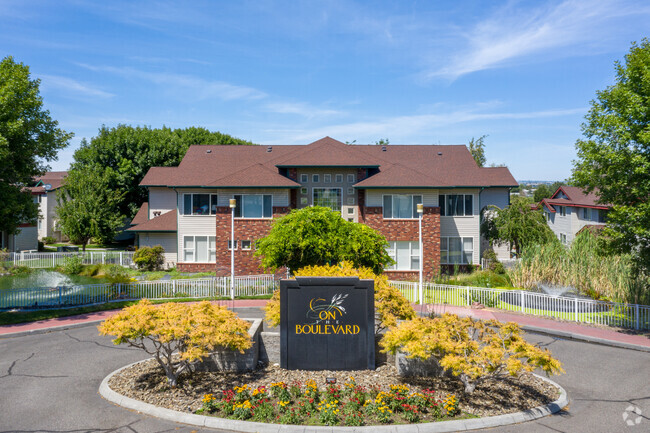 Clubhouse Entrance - On the Boulevard Apartments