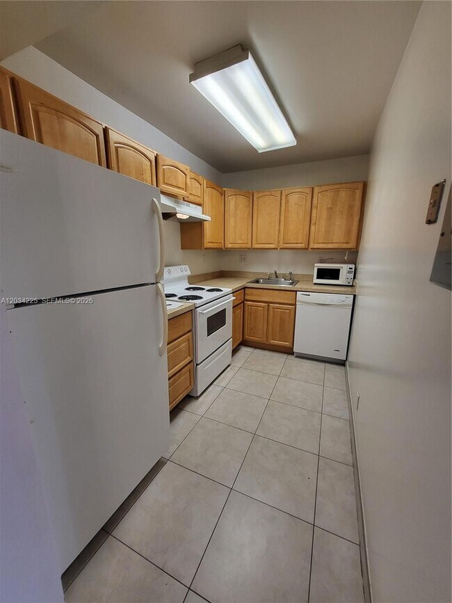 Photo - 405 S Pine Island Rd Unit 406D