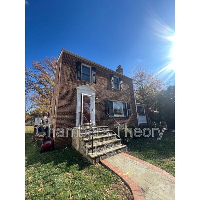 Building Photo - 1625 N Stafford St