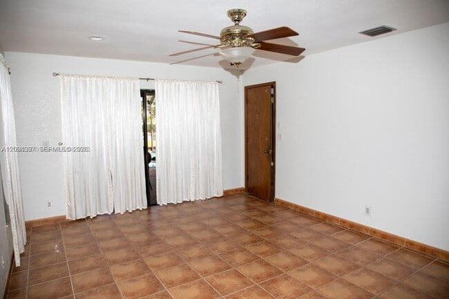1060 NW 110th Ln