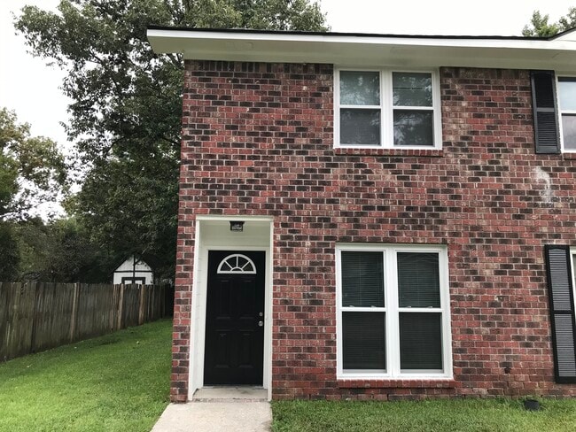 Building Photo - 117 Langley Dr Unit A Rental
