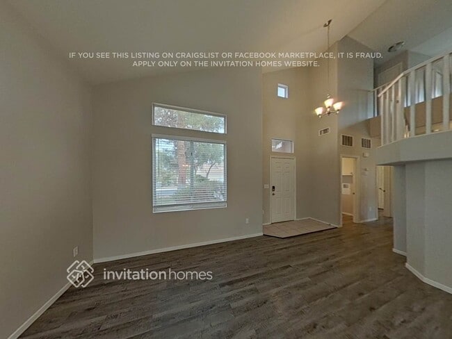 Photo - 327 Greenleaf Glen St