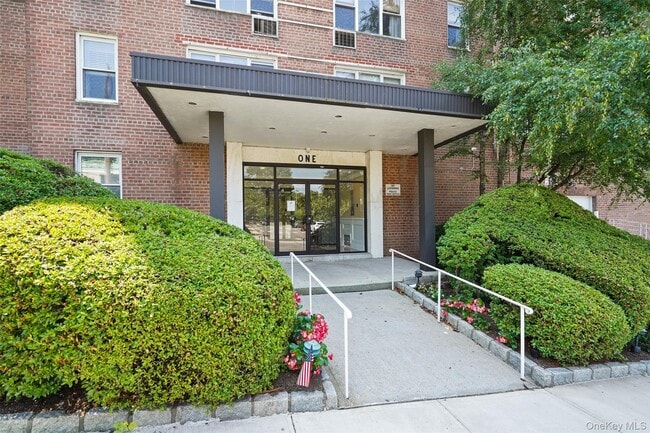 Photo - 1 Oakridge Pl Unit 4L