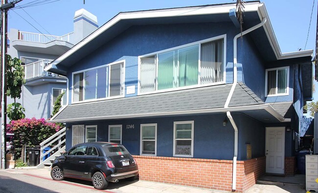 Building Photo - 1346 Bayview Dr Unit D