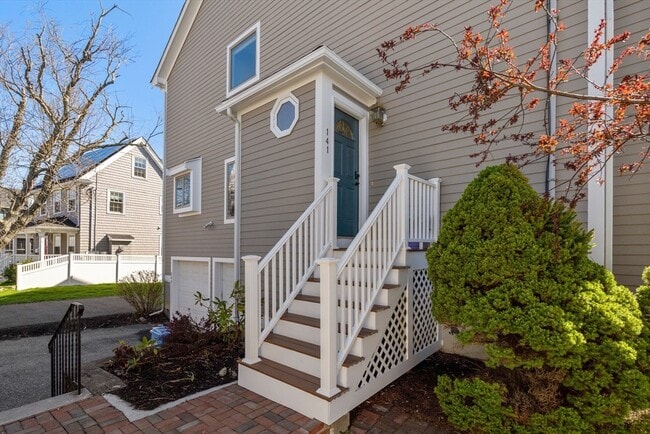 Photo - 141 Grovers Ave Unit 141