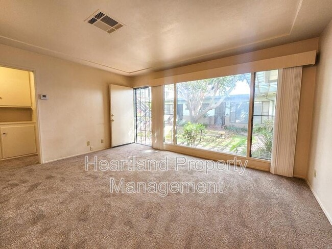 Photo - 5127 Wilson St