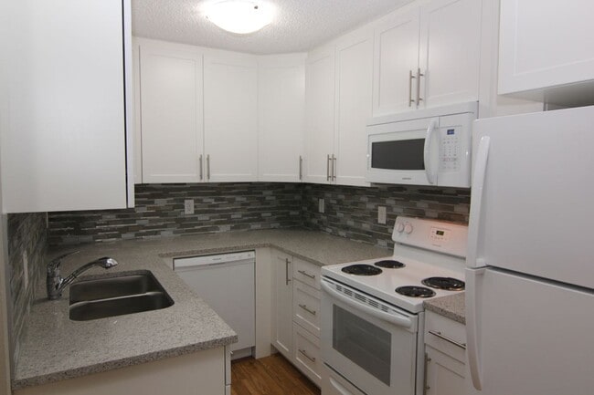 Kitchen Apt 101 - Victory Place Unit 101