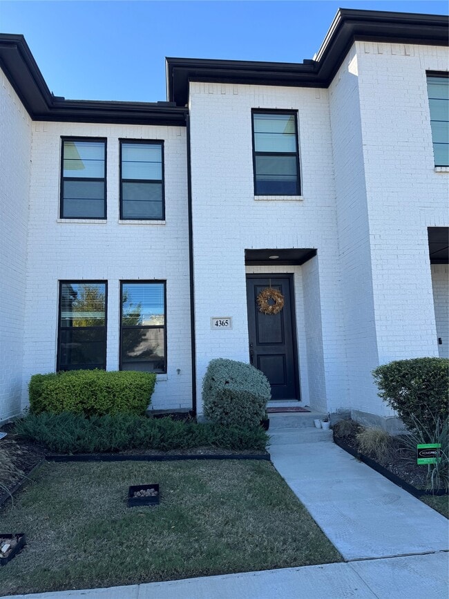 Building Photo - 4365 Union St