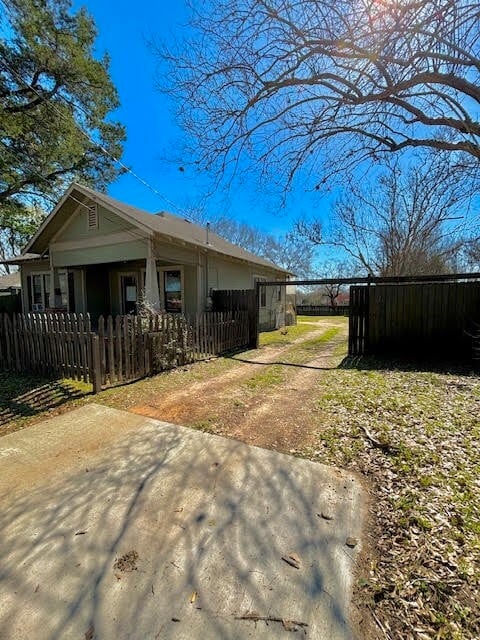 Photo - 211 E Phillips St
