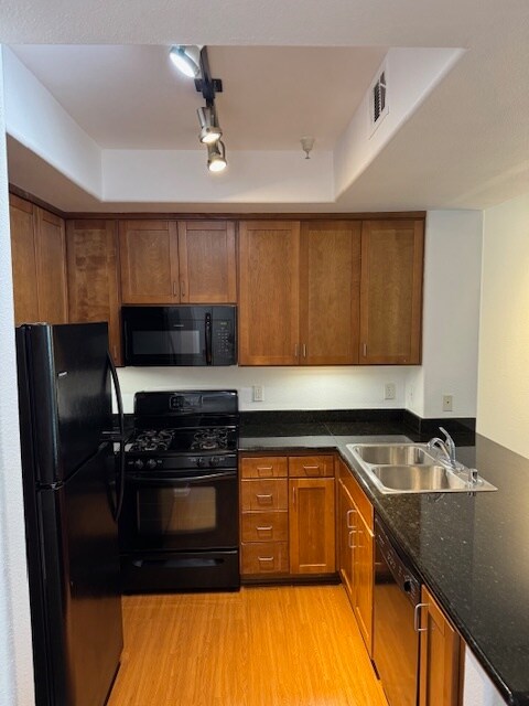 Building Photo - 4060 Glencoe Ave Unit 128 Rental