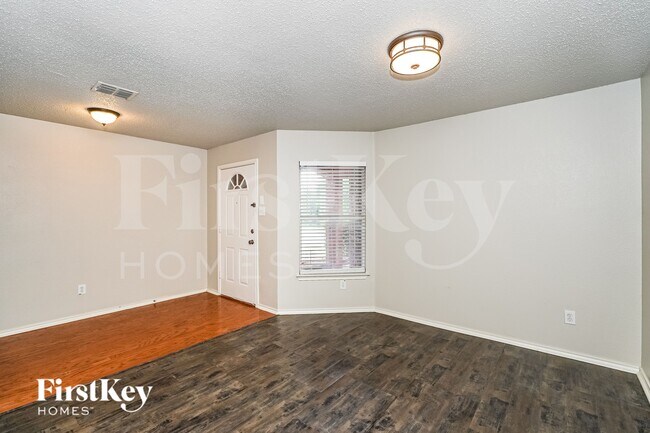 5293 Chessie Cir