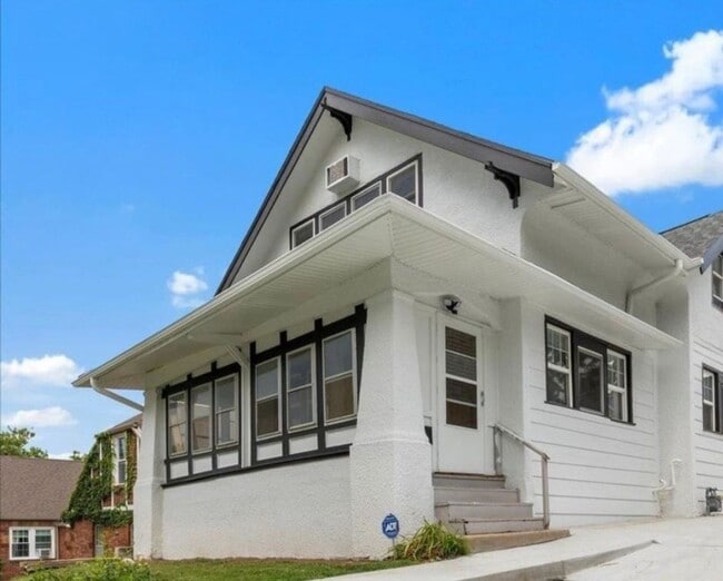 Building Photo - 4174 Cass St Unit #A Rental