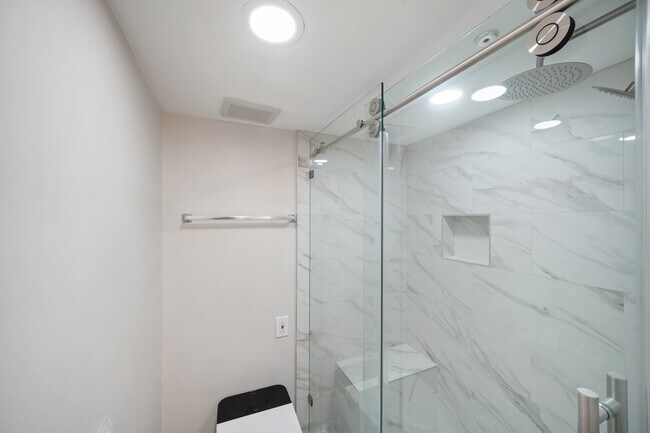 Photo - 357 N Post Oak Ln Unit 101