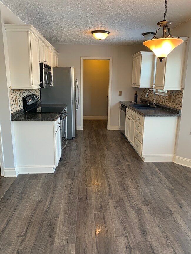 Photo - 9012 Ellersly Dr