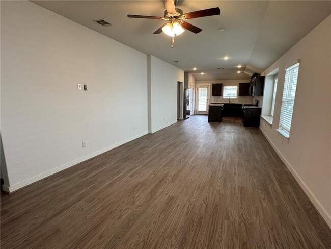 Photo - Move-in Ready in sought-after Larkspur Community!