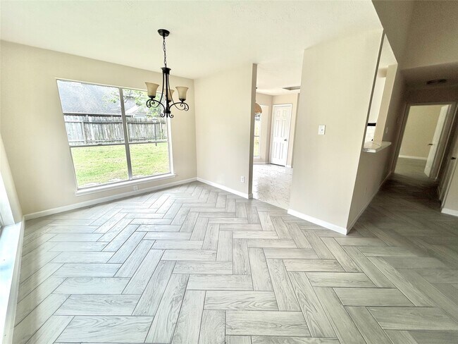 Photo - 16319 Chimneystone Dr