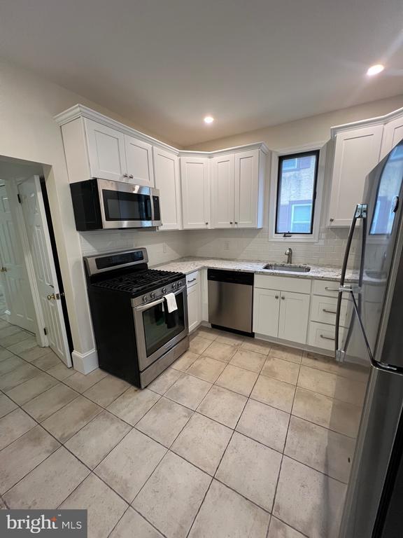 143 E Moreland Ave