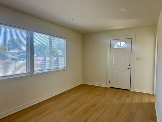 Photo - 2470 Hardy Dr