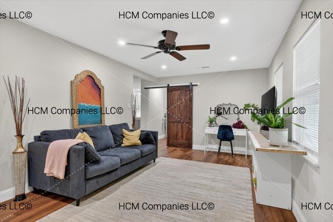 Living Room - 3513 Sheridon Dr
