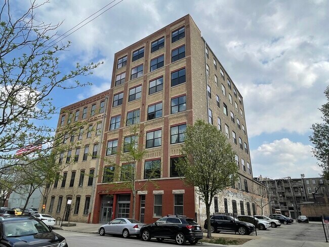 Building Photo - 1147 W Ohio St Unit 702 Rental