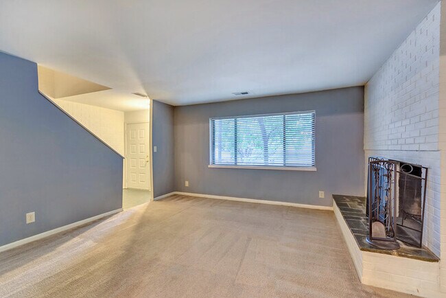 Photo - 306 Harvest Dr