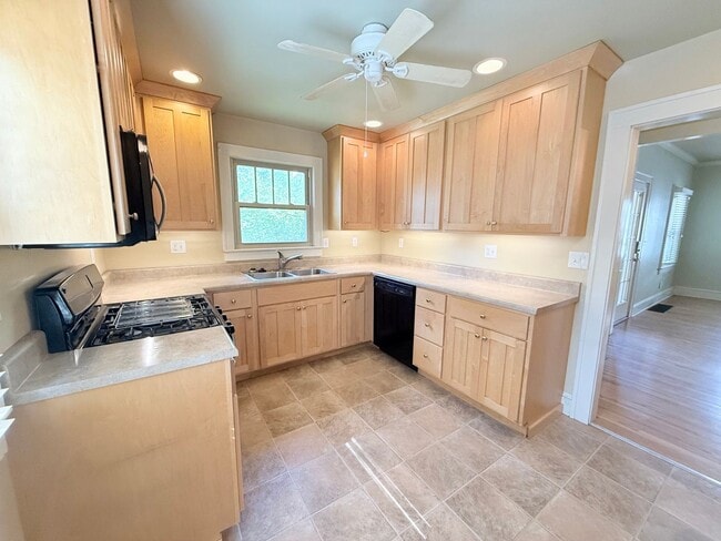 Photo - Beautifully updated 2 bed/2 bath in Bloomi...