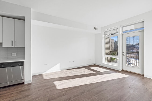 Photo - 851 W Grand Ave