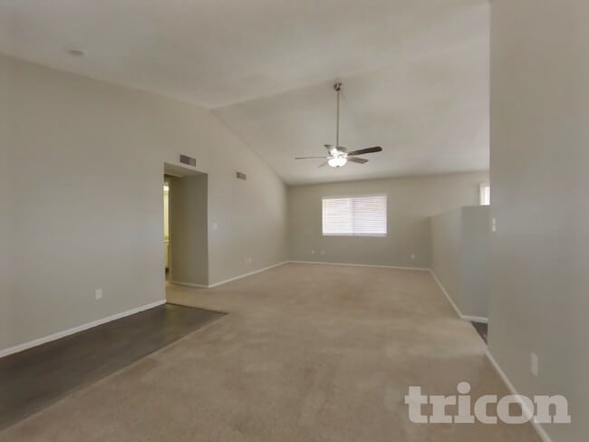 Photo - 1010 W Blackhawk Dr