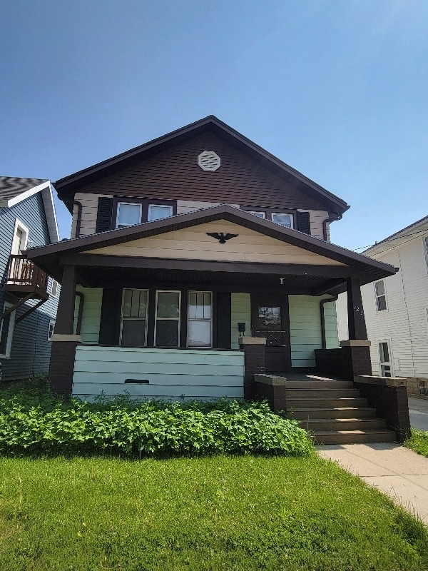 Photo - 123 E Mill St House