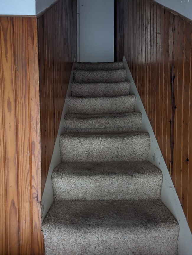 Photo - 102 W 5th St