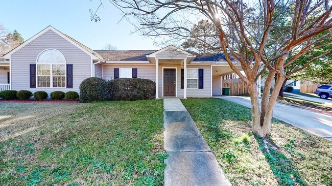 Building Photo - 104 Queens Ct