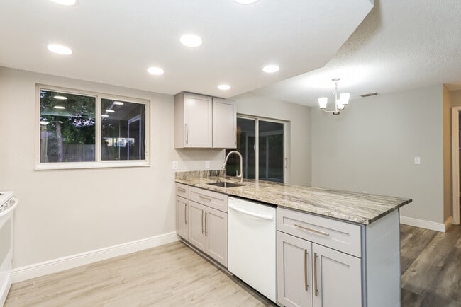 Photo - 5404 Deltona Blvd