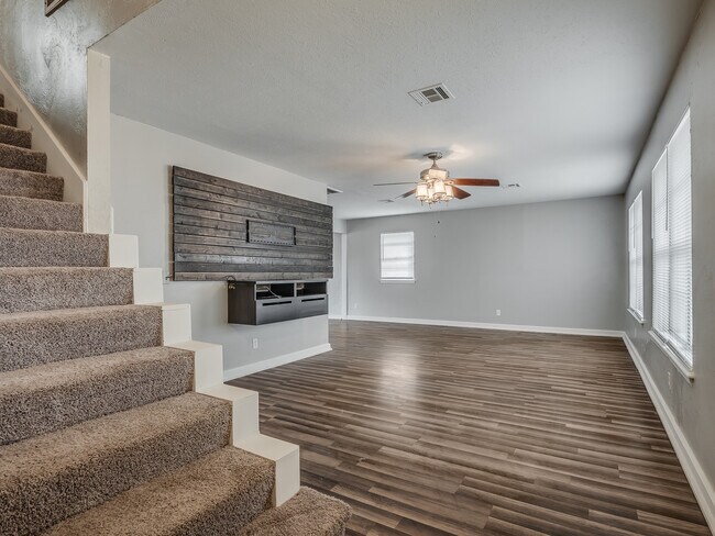 Photo - 2605 NW 113th St