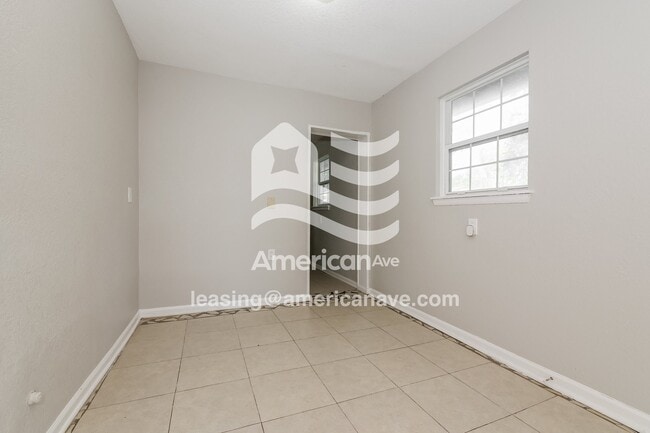 Photo - 6113 E 153 St